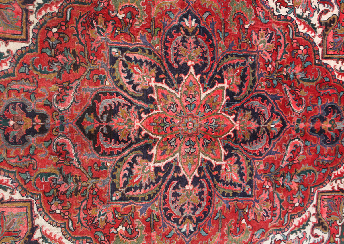 Hand_Knotted Azarbayjan Sharabiyan (Heriz) Wool Rug. 200X250cm