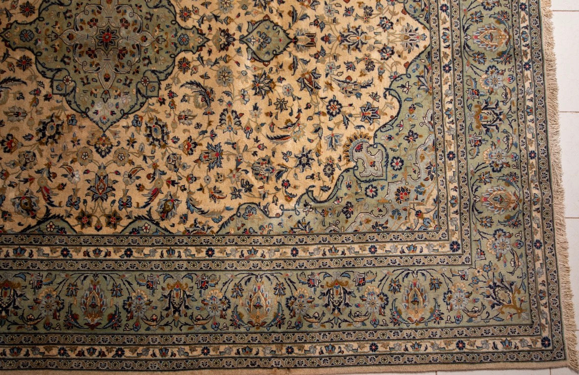 Persian Classic Kashan Rug – Pistachio Border & Medallion-335x250cm
