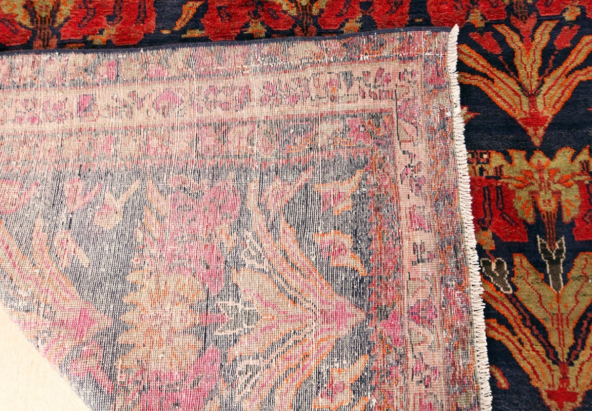 Hand-knotted Kerman Sirjan wool rug. 298x217 cm