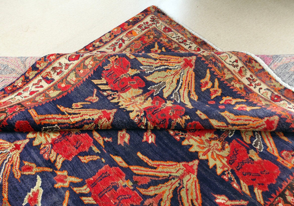 Hand-knotted Kerman Sirjan wool rug. 298x217 cm