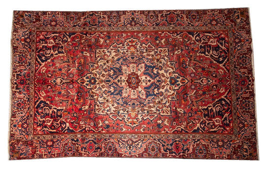 Hand-knotted Isfahan bakhtiyari wool Rug. 250x350 cm